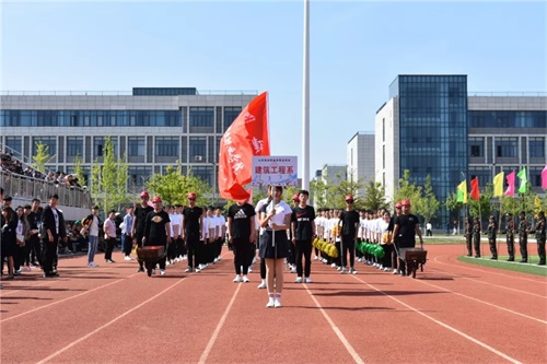 2020年山東鋁業(yè)職業(yè)學(xué)院中職部春季運(yùn)動(dòng)會(huì)拉開帷幕