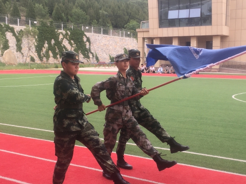 山東職業(yè)技工學(xué)校2020新生軍演