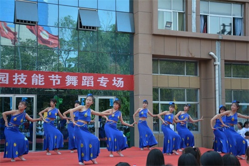 州智科技工學(xué)校第十四屆“人人登臺(tái)參與、秀展技能特長(zhǎng)、弘揚(yáng)自強(qiáng)信心”技能節(jié)  