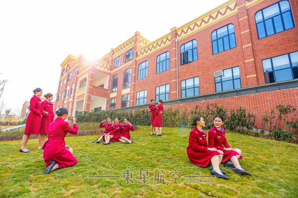 成都東星航空旅游專修學(xué)院新校區(qū)--校園美景