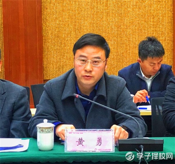 成都航院與貴飛公司及貴州四縣簽訂教育扶貧合作協(xié)議