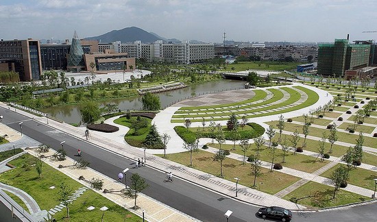 浙江大學城市學院學校食堂環(huán)境與寢室宿舍介紹