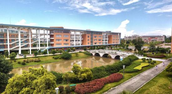 四川大學華西臨床醫(yī)學院教學樓全景