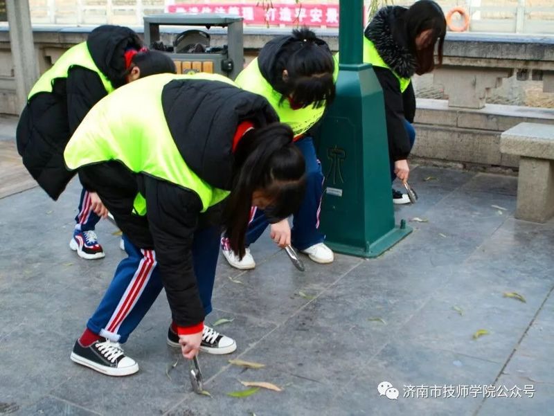 濟南市技師學院信息工程學院組織志愿者參加“無痕中國環(huán)境公益課堂”活動！