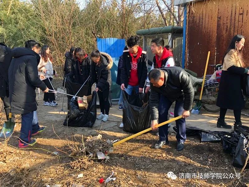 濟(jì)南市技師學(xué)院高新校區(qū)青年志愿者協(xié)會啟動儀式暨首次“學(xué)雷鋒志愿活動”紀(jì)實(shí)