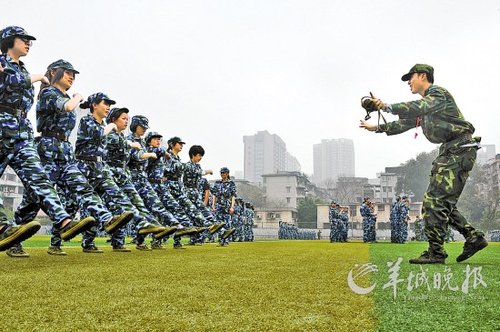 2020年大學(xué)軍訓(xùn)內(nèi)容和注意事項(xiàng)有哪些